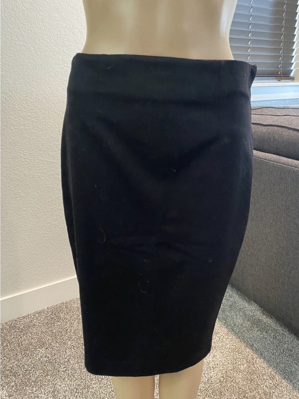 Harve Benard Black Pencil Skirt - Sleek Work to Evening Size 2-004